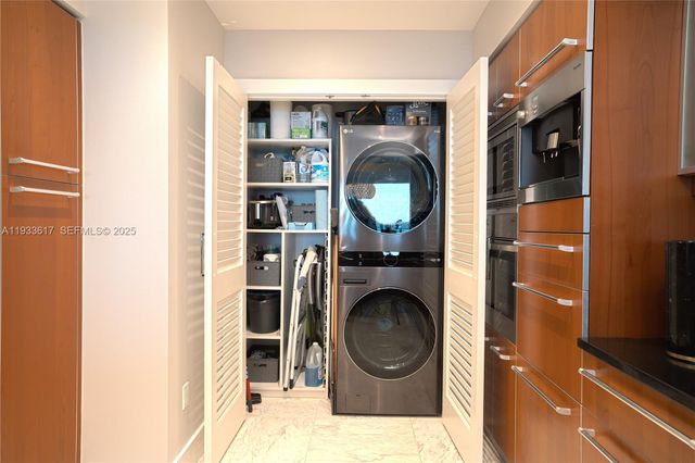 1331 Brickell Bay Dr 1609, Miami, FL 33131