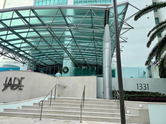 1331 Brickell Bay Dr 1609, Miami, FL 33131
