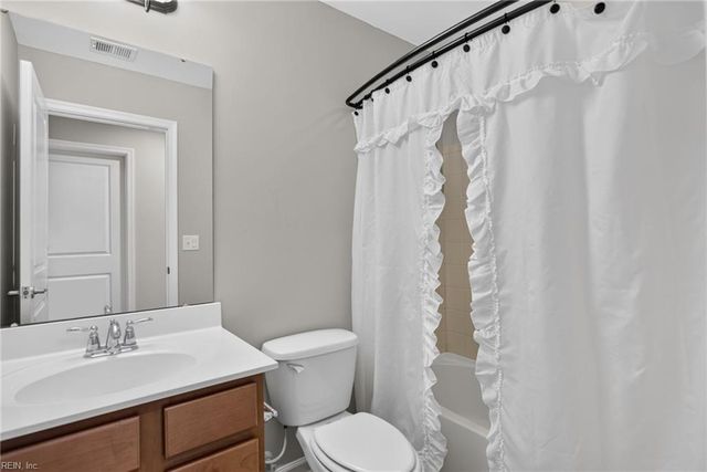 501 Alexia LN, Yorktown, VA 23690
