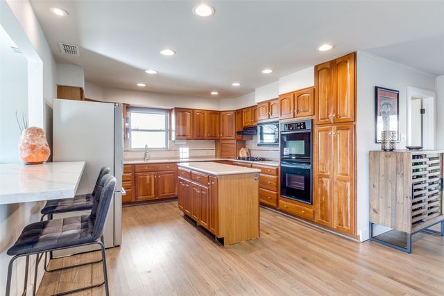 184 Classen Drive, Dallas, TX 75218