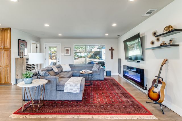 184 Classen Drive, Dallas, TX 75218