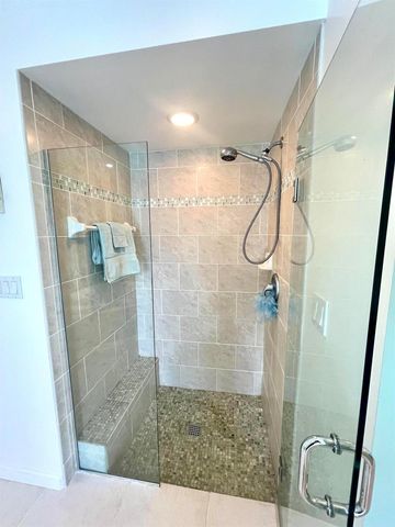 880 SE Degan Drive, Port St. Lucie, FL 34983