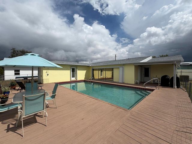 880 SE Degan Drive, Port St. Lucie, FL 34983
