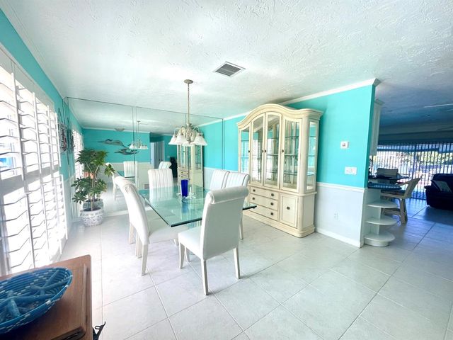 880 SE Degan Drive, Port St. Lucie, FL 34983