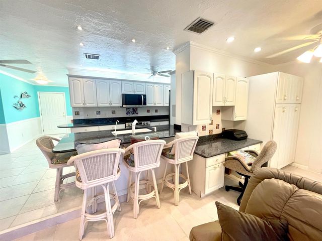 880 SE Degan Drive, Port St. Lucie, FL 34983