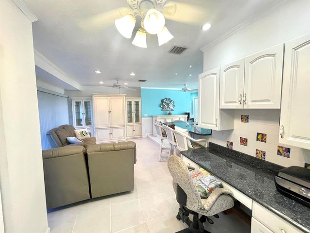 880 SE Degan Drive, Port St. Lucie, FL 34983