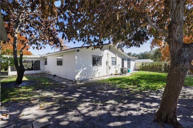 221 Caprol Lane, Sebastian, FL 32958