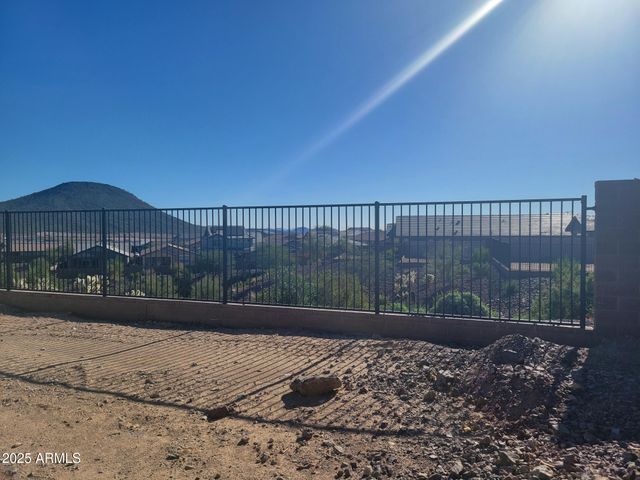 13423 W Eagle Feather Road, Peoria, AZ 85383