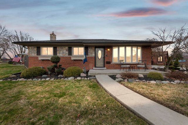 31819 Tanglewood Street, St Clair Shores, MI 48082