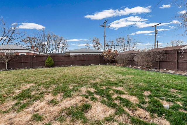 31819 Tanglewood Street, St Clair Shores, MI 48082