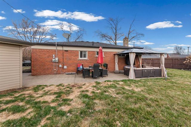 31819 Tanglewood Street, St Clair Shores, MI 48082