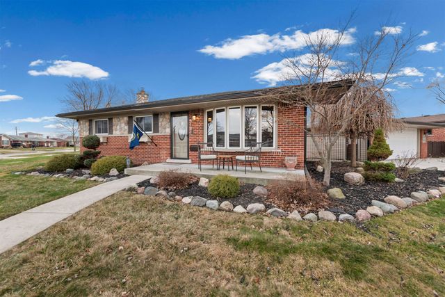 31819 Tanglewood Street, St Clair Shores, MI 48082