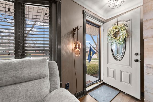 31819 Tanglewood Street, St Clair Shores, MI 48082