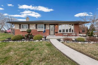 31819 Tanglewood Street, St Clair Shores, MI 48082