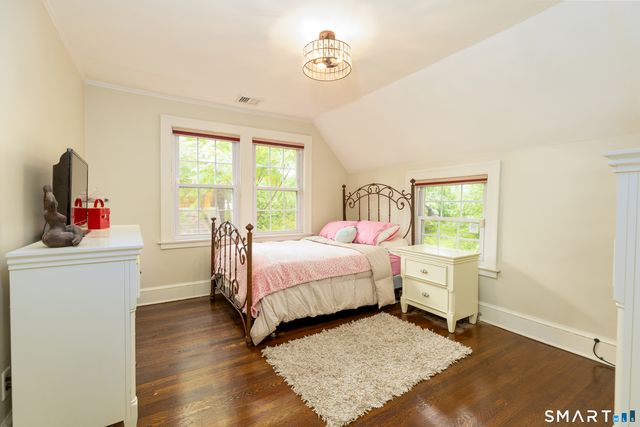 110 Foxcroft Road, West Hartford, CT 06119