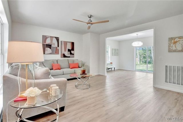 26 Rosalind Dr, Evans, NY 14006