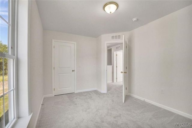 26 Rosalind Dr, Evans, NY 14006