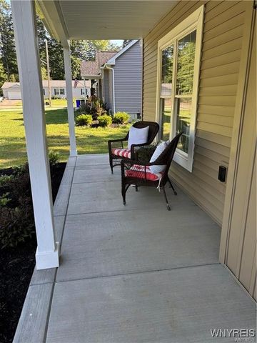 26 Rosalind Dr, Evans, NY 14006