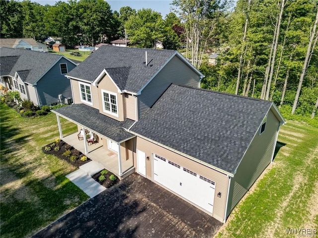 26 Rosalind Dr, Evans, NY 14006