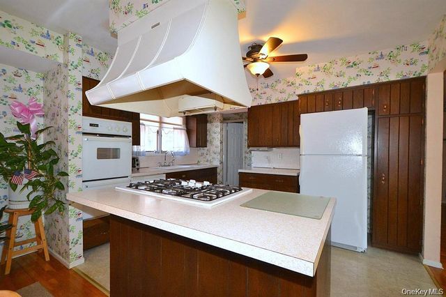 348 Town Line Road, Commack, NY 11725