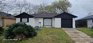 8914 Amblewood Drive, Houston, TX 77099