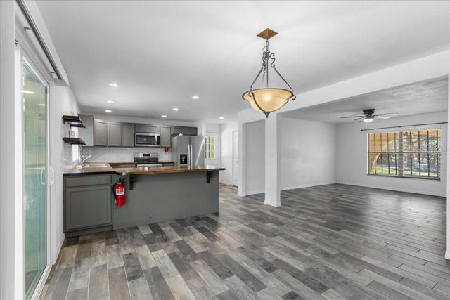 155 S COURT STREET, Bronson, FL 32621