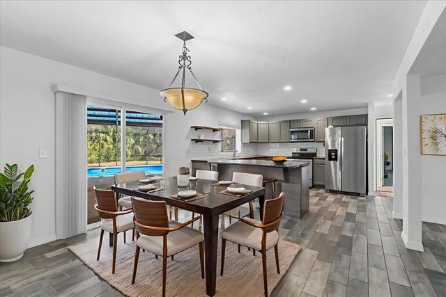 155 S COURT STREET, Bronson, FL 32621