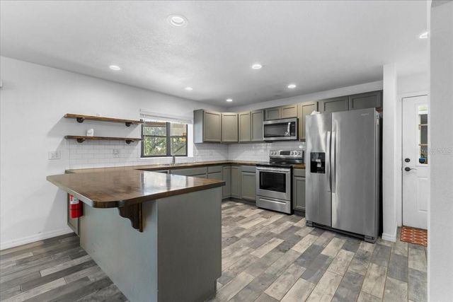 155 S COURT STREET, Bronson, FL 32621