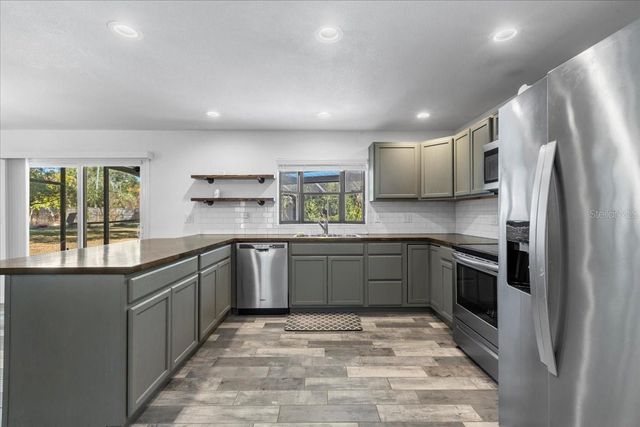 155 S COURT STREET, Bronson, FL 32621