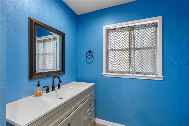 155 S COURT STREET, Bronson, FL 32621