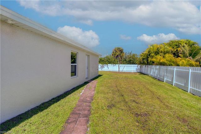 2017 39th TER, Cape Coral, FL 33909