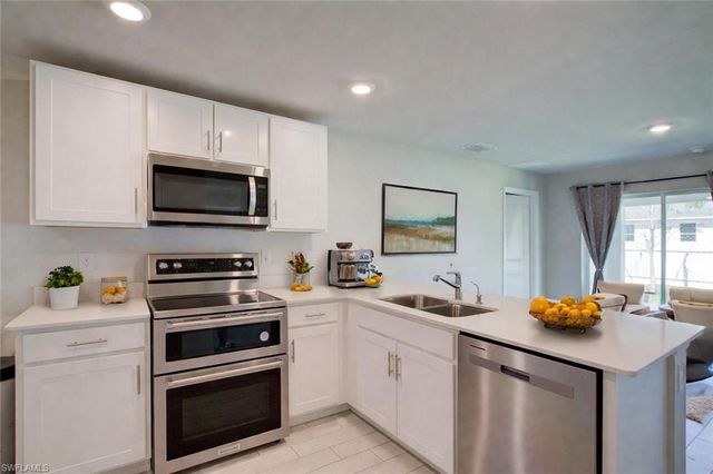 2017 39th TER, Cape Coral, FL 33909