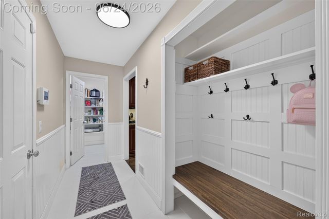 7556 Olde Sturbridge Trail, Independence Charter Township, MI 48348