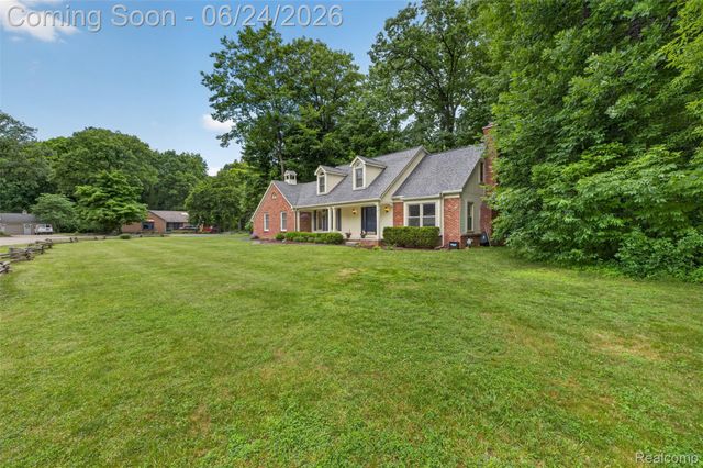 7556 Olde Sturbridge Trail, Independence Charter Township, MI 48348