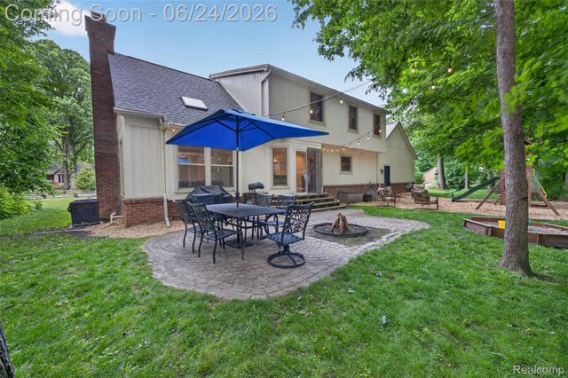 7556 Olde Sturbridge Trail, Independence Charter Township, MI 48348