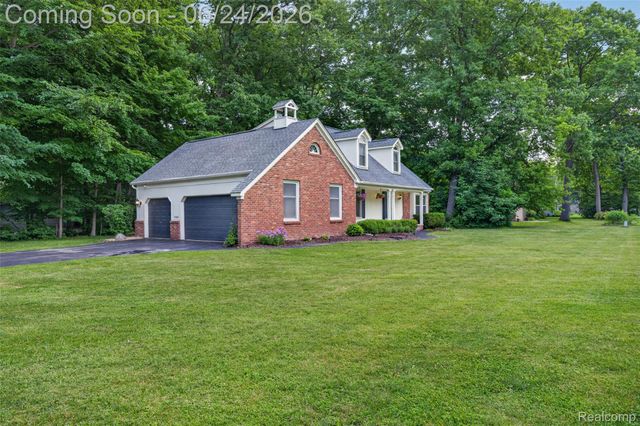 7556 Olde Sturbridge Trail, Independence Charter Township, MI 48348