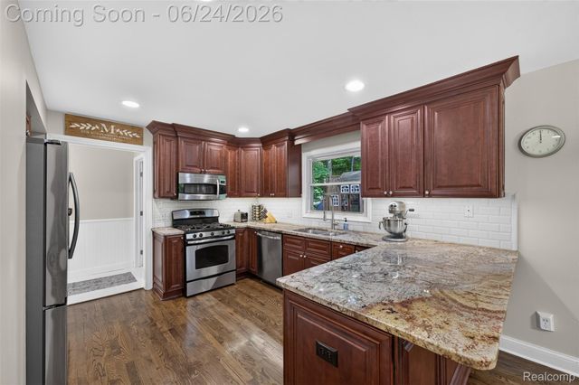 7556 Olde Sturbridge Trail, Independence Charter Township, MI 48348