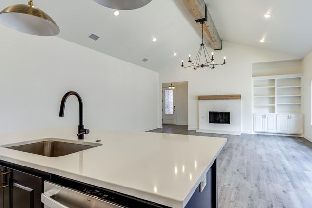 7613 52nd Street, Lubbock, TX 79407