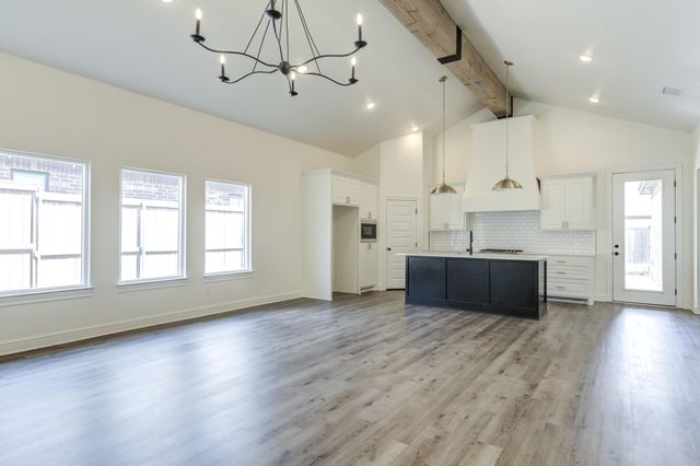 7613 52nd Street, Lubbock, TX 79407