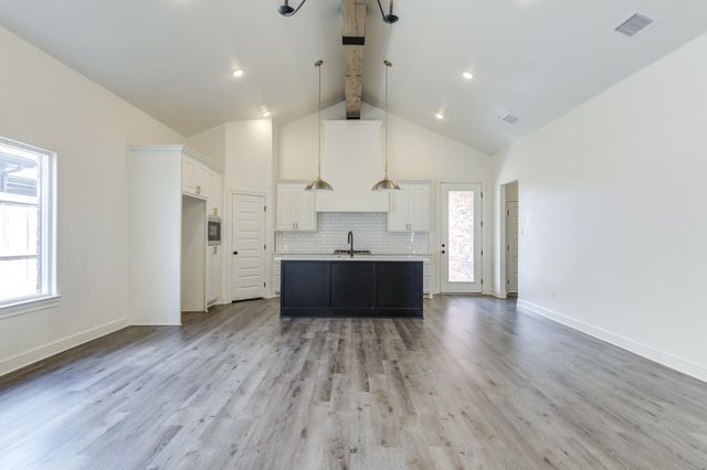 7613 52nd Street, Lubbock, TX 79407