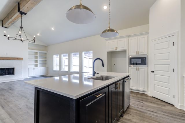 7613 52nd Street, Lubbock, TX 79407