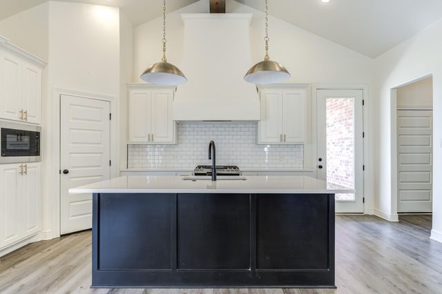 7613 52nd Street, Lubbock, TX 79407