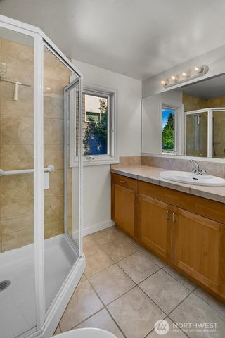 9118 Linden Avenue N, Seattle, WA 98103