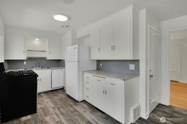 9118 Linden Avenue N, Seattle, WA 98103