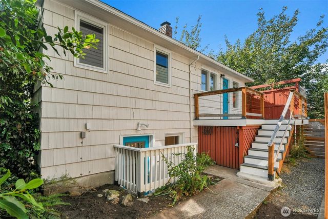 9118 Linden Avenue N, Seattle, WA 98103