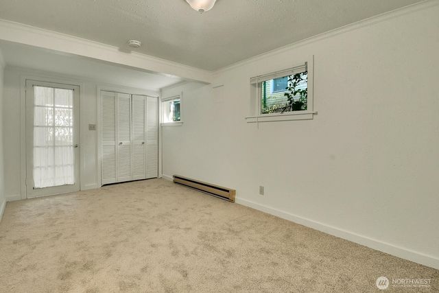 9118 Linden Avenue N, Seattle, WA 98103