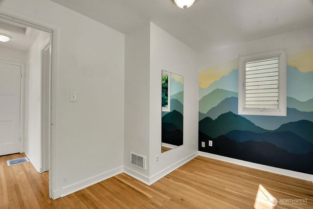 9118 Linden Avenue N, Seattle, WA 98103