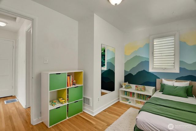 9118 Linden Avenue N, Seattle, WA 98103