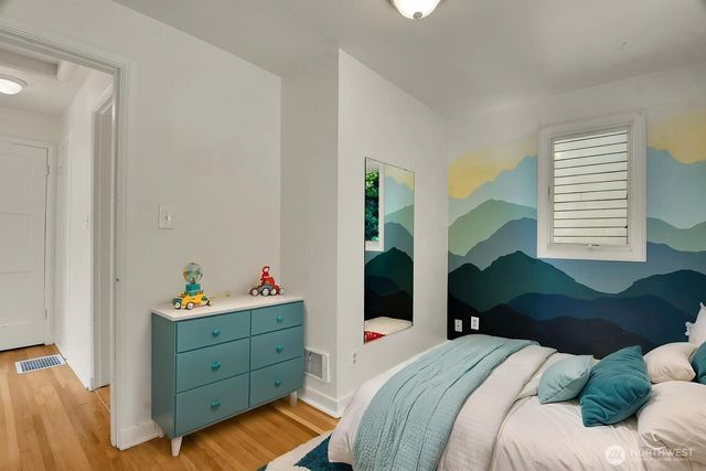 9118 Linden Avenue N, Seattle, WA 98103