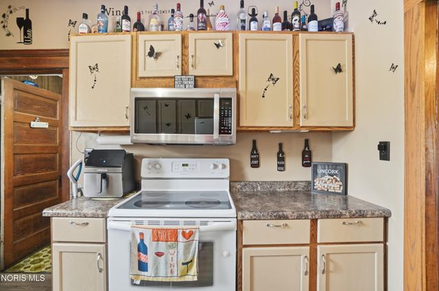 208 Dodge Street, Swanton, OH 43558